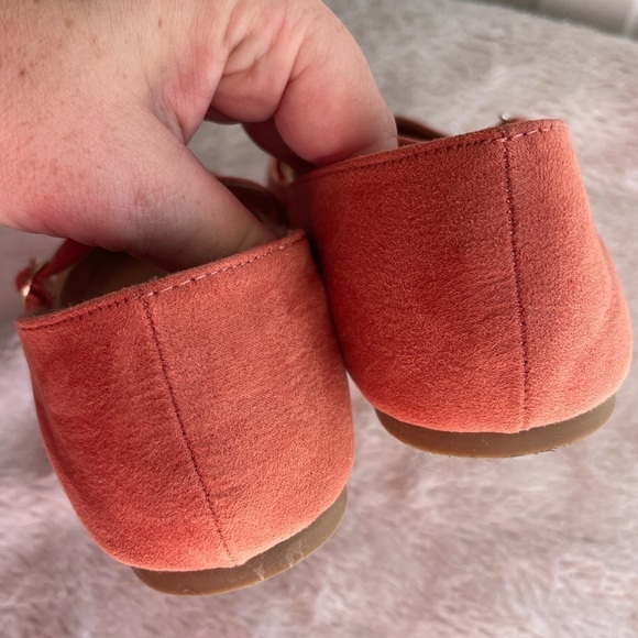 Old navy pink faux suede point toe flats - Picture 9 of 10